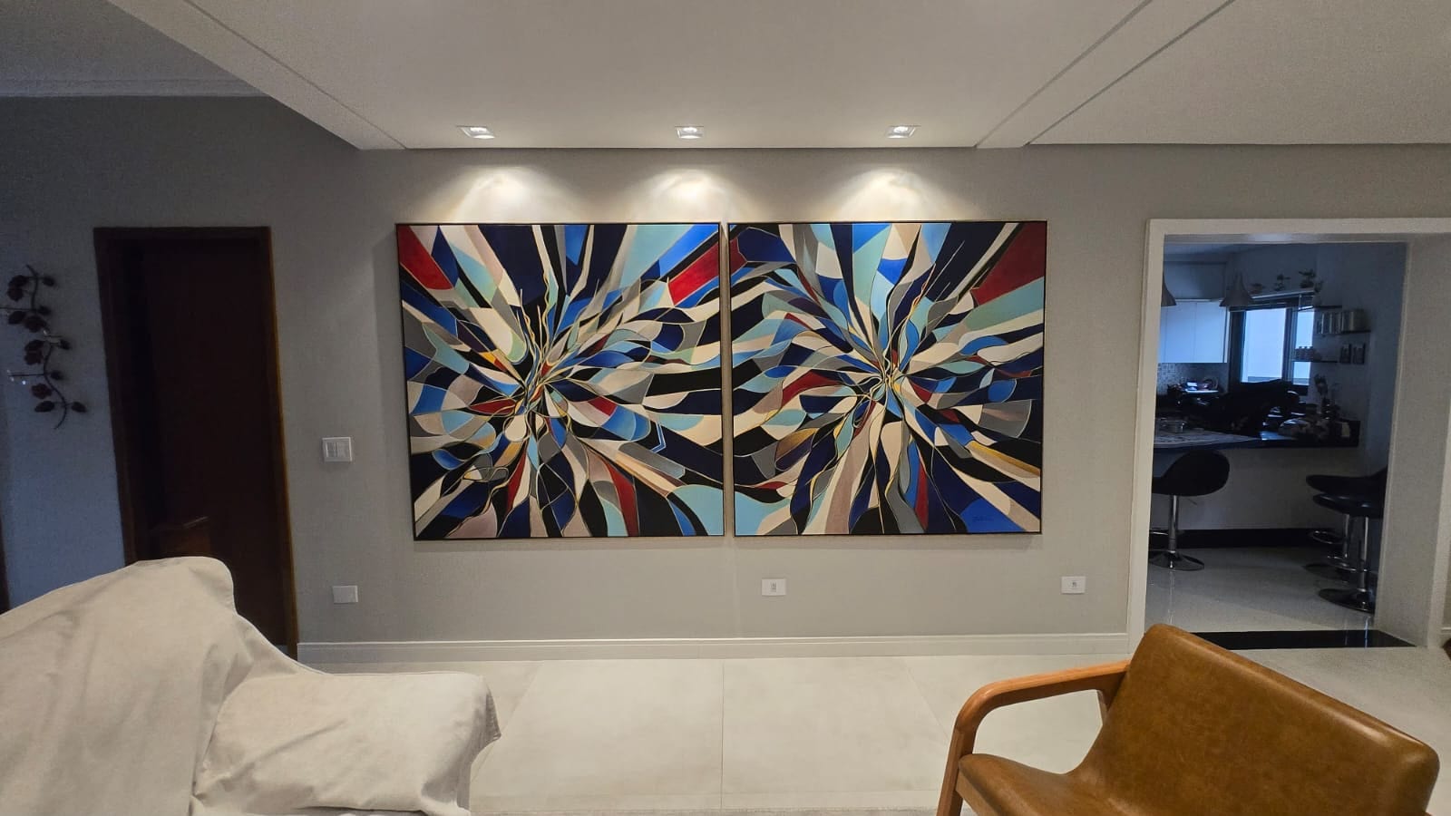 A obra instalada numa sala de estar